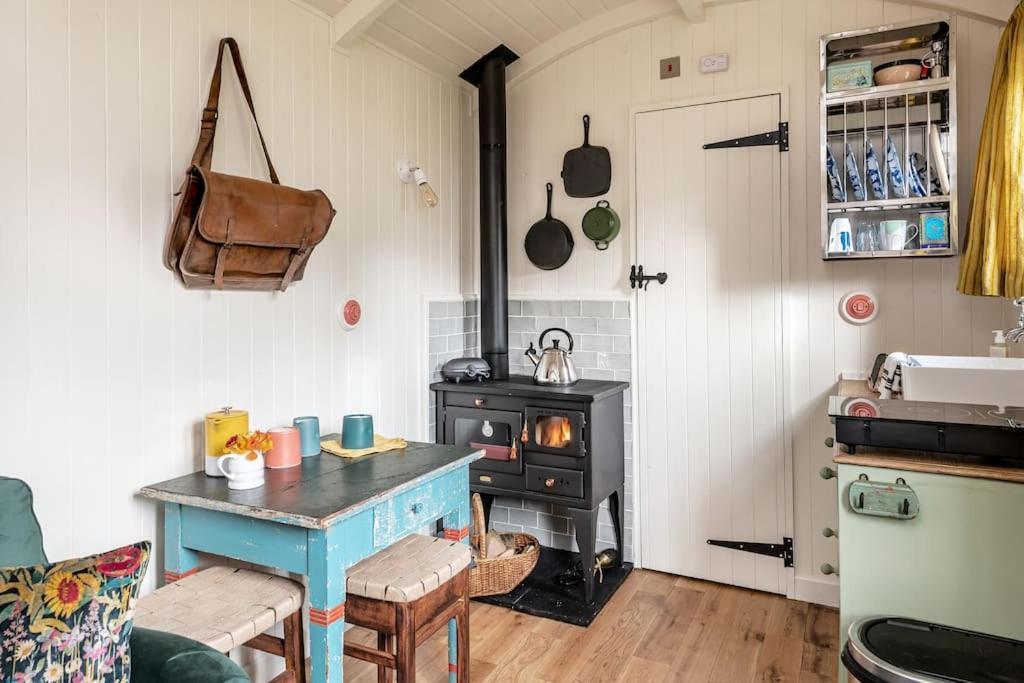 The Rumple Hut *
